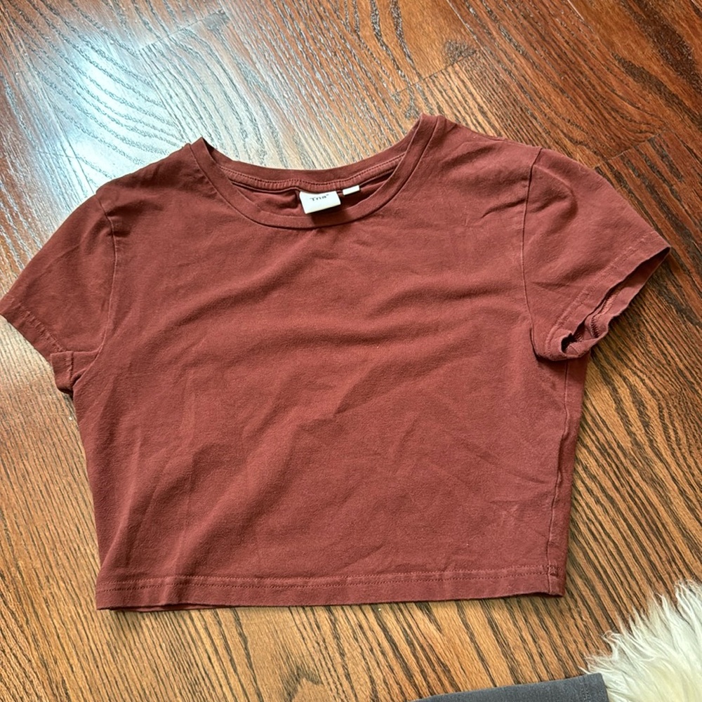 aritzia baby tee
